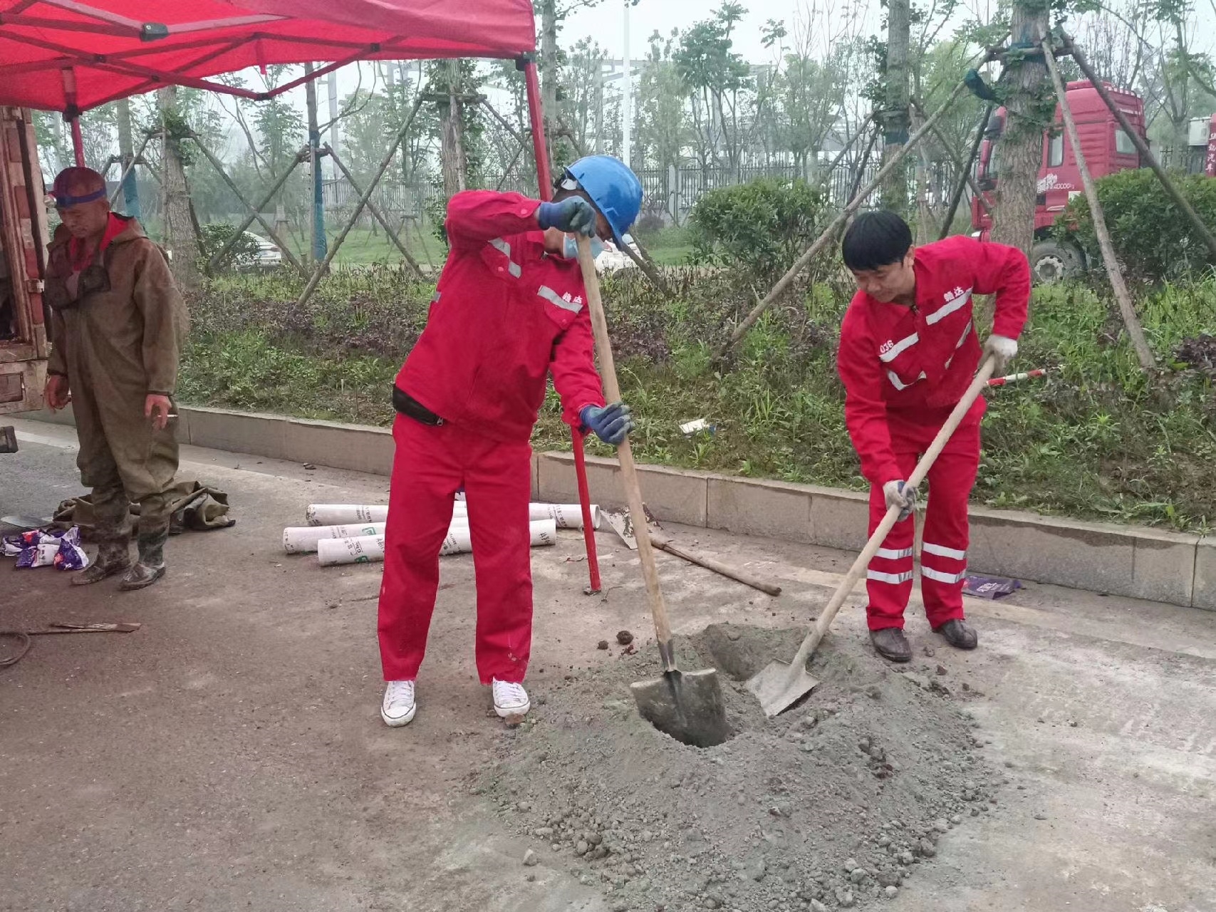 中原镇管道疏通哪家好】及时进行市政管道清淤