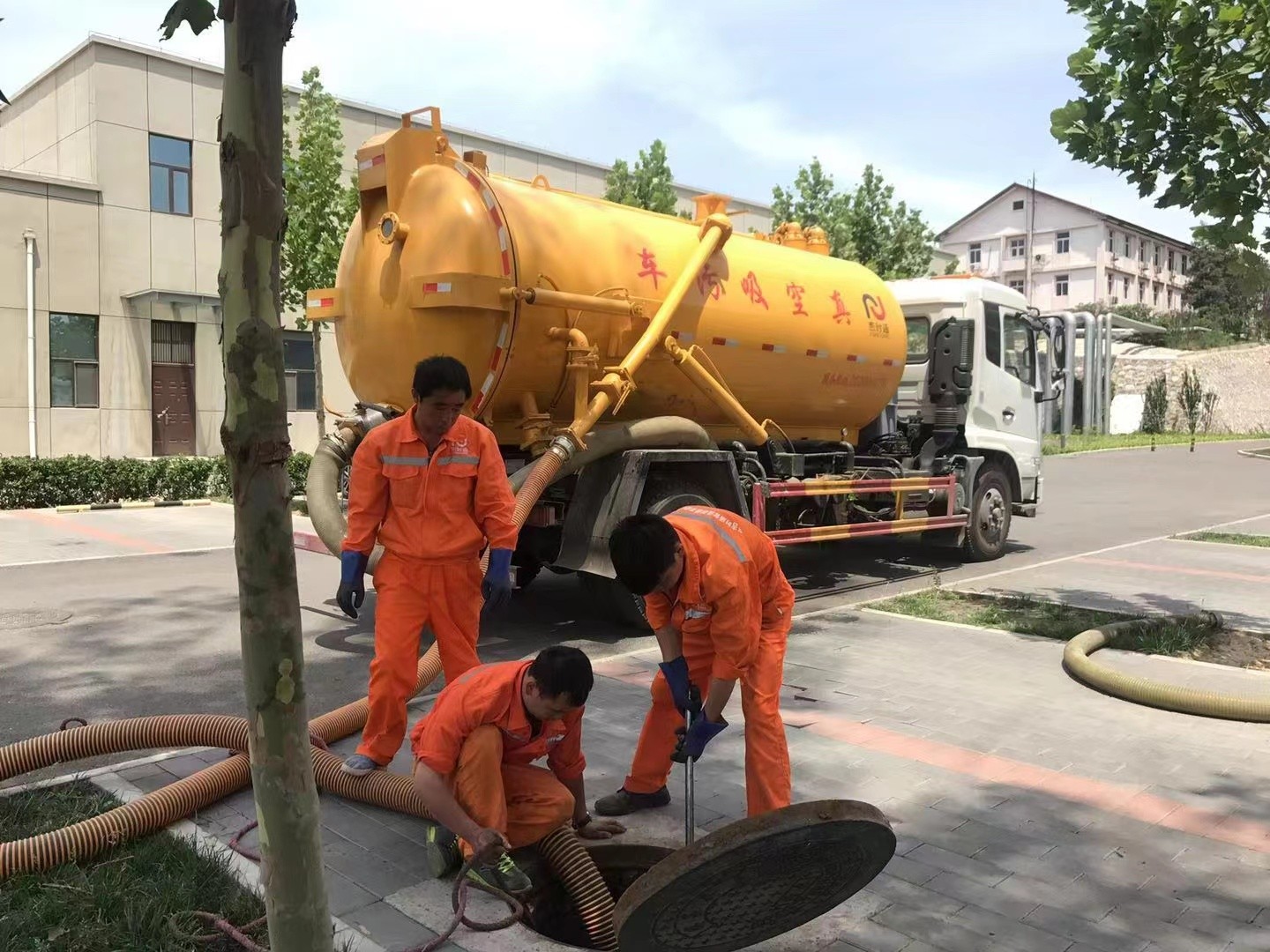 中原镇化粪池清理与5-8吨吸粪车施工效率分析